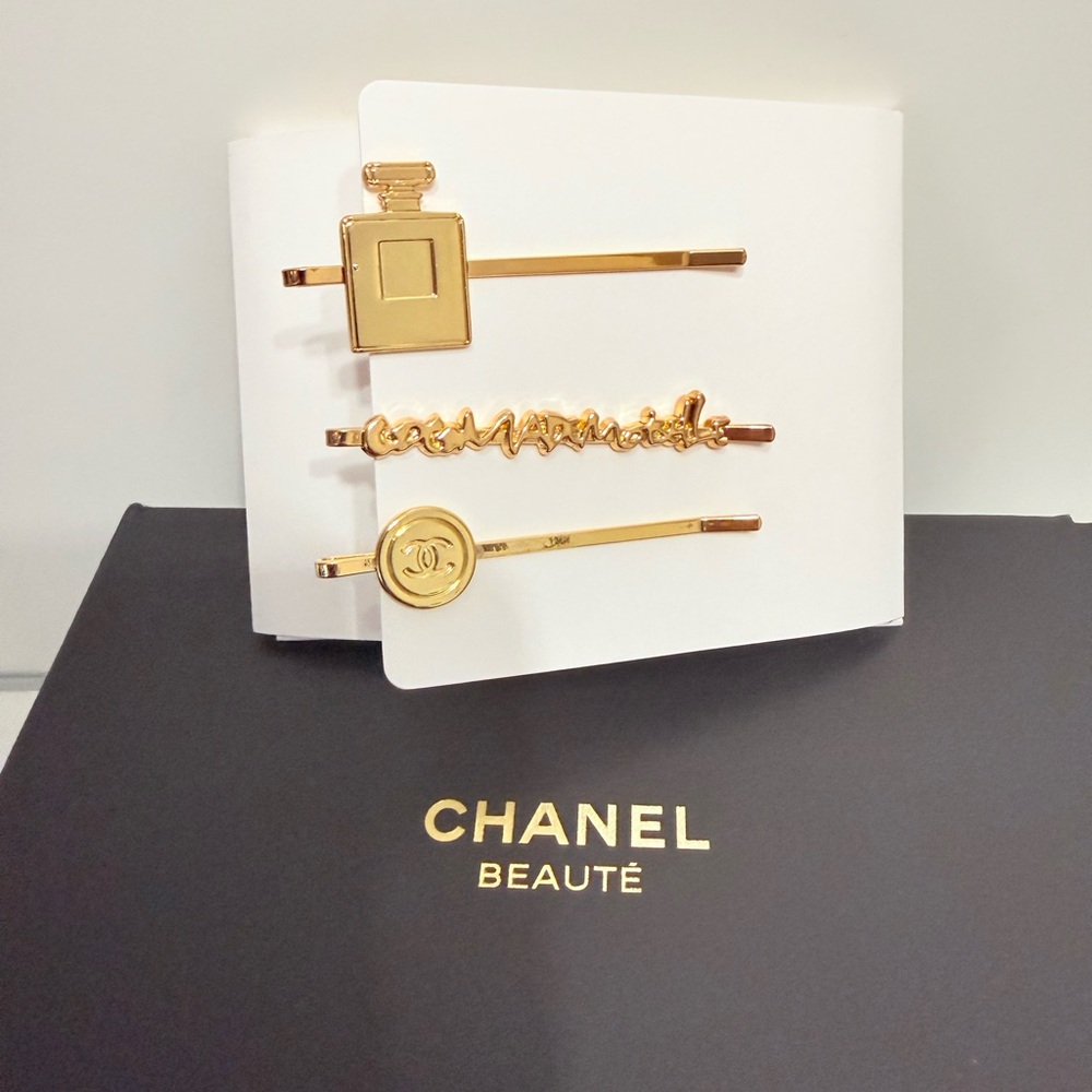 New CHANEL Gold-Tone Hair Pin Clips Set